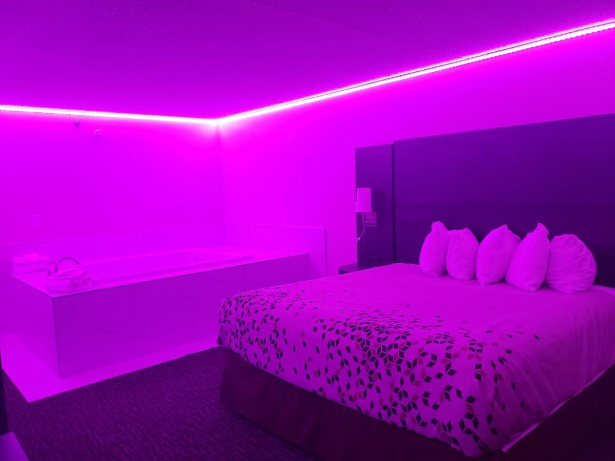 Chicago Club Inn & Suite Оукбрук Теръс Екстериор снимка