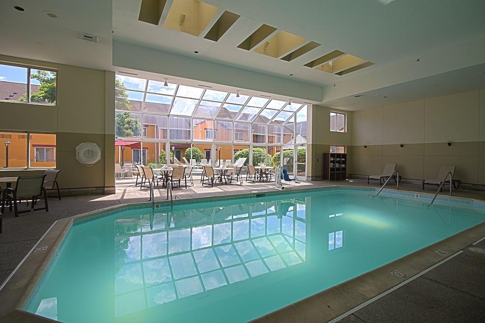 Chicago Club Inn & Suite Оукбрук Теръс Екстериор снимка