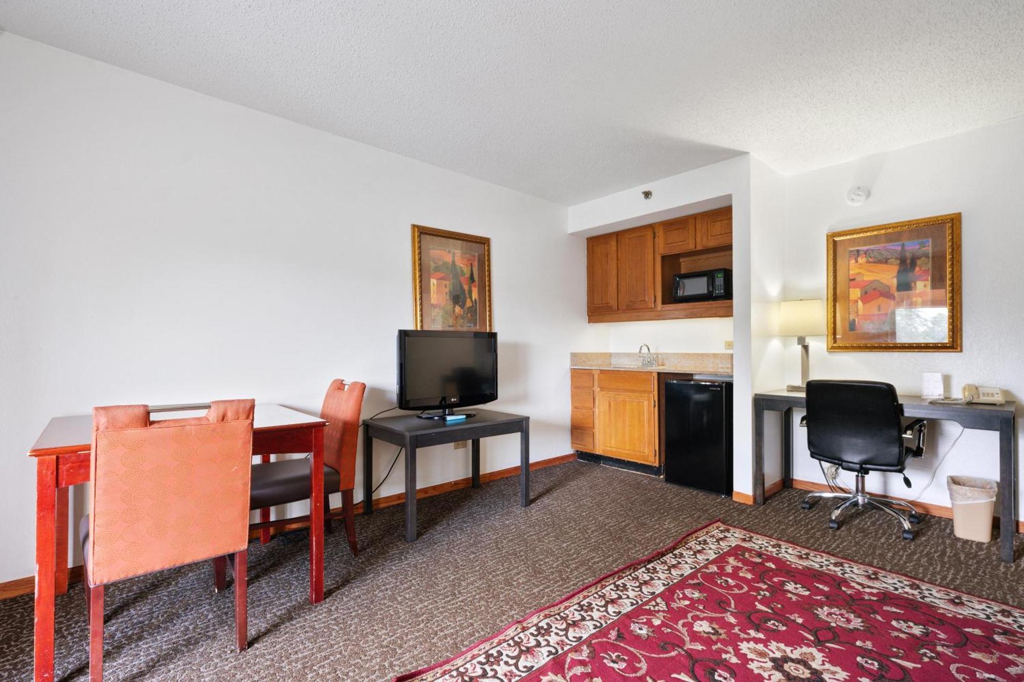 Chicago Club Inn & Suite Оукбрук Теръс Стая снимка