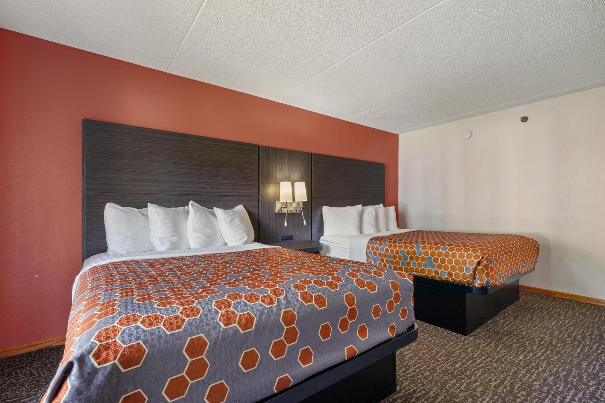 Chicago Club Inn & Suite Оукбрук Теръс Стая снимка