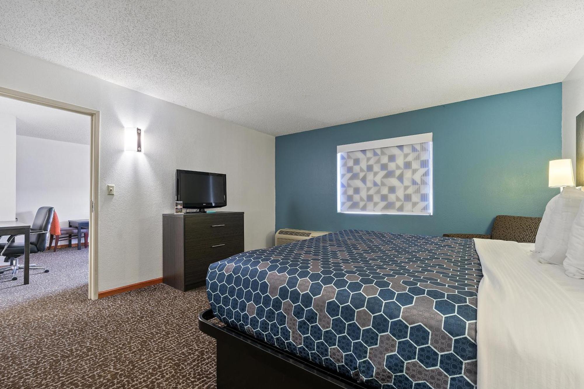 Chicago Club Inn & Suite Оукбрук Теръс Стая снимка