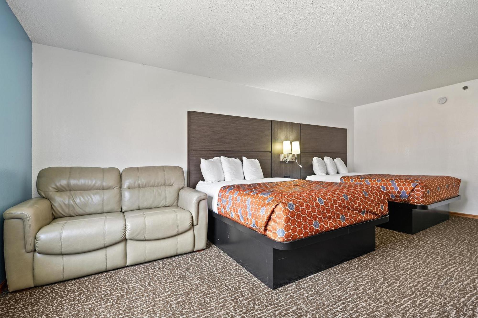 Chicago Club Inn & Suite Оукбрук Теръс Стая снимка