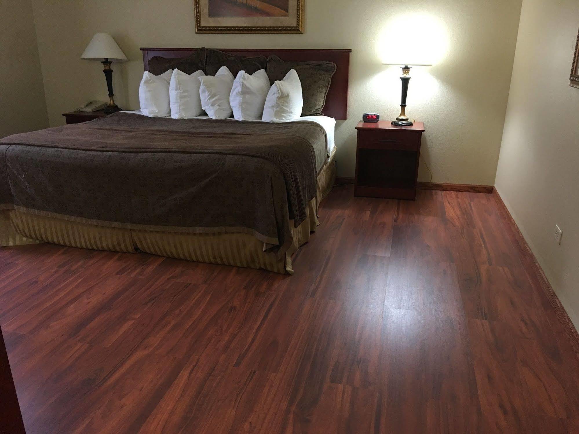 Chicago Club Inn & Suite Оукбрук Теръс Екстериор снимка